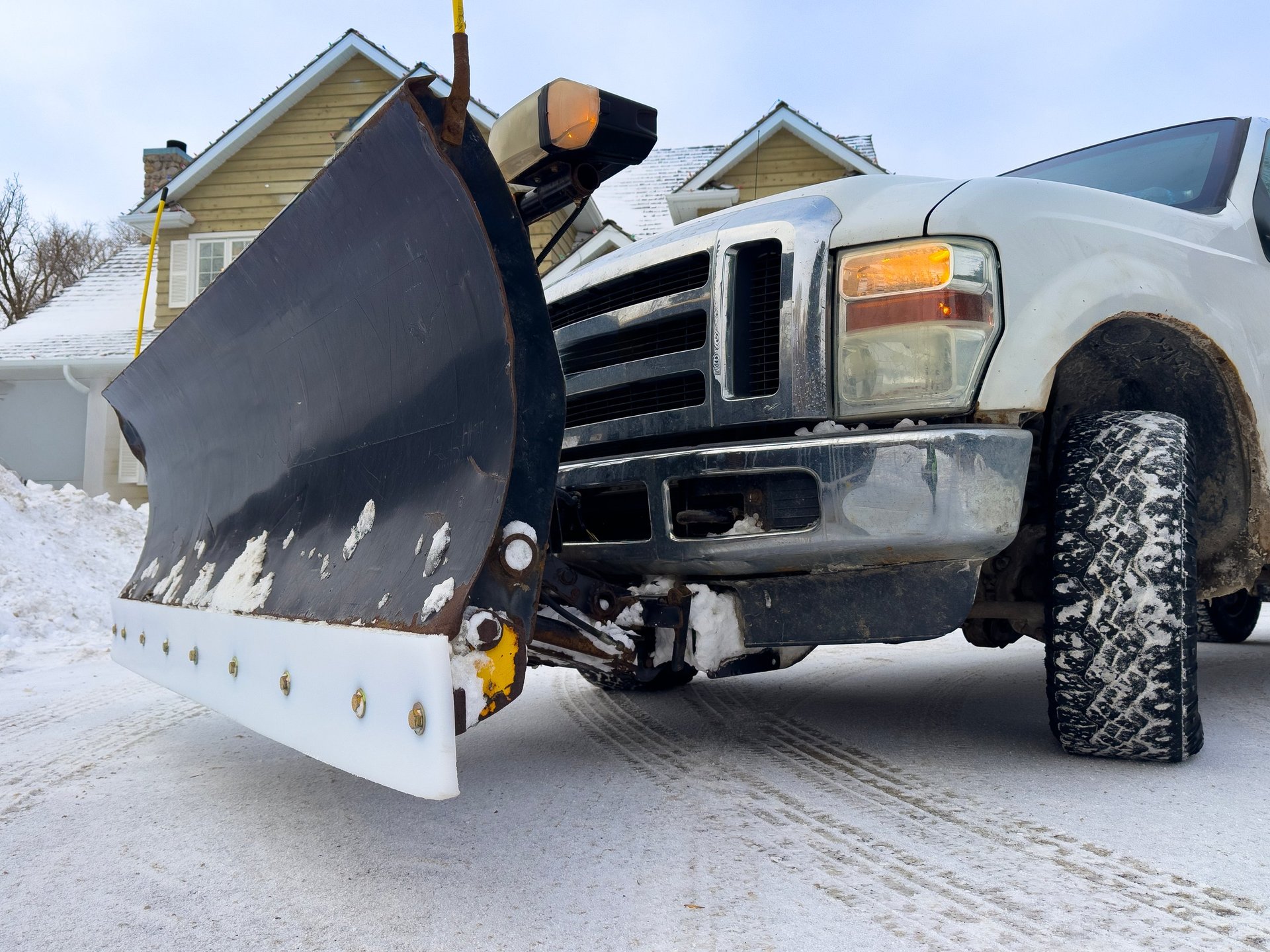 Snow removal emergency service